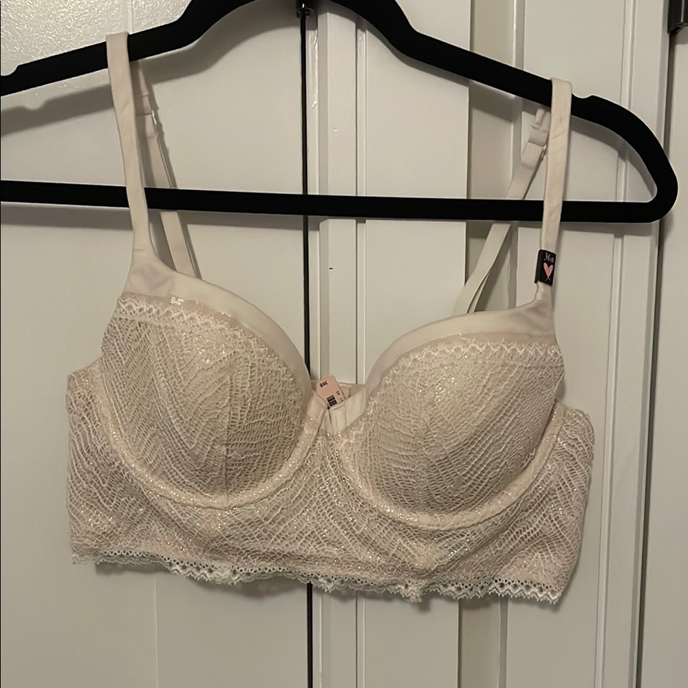 Victoria's Secret Cream Lace Bra with Underwire